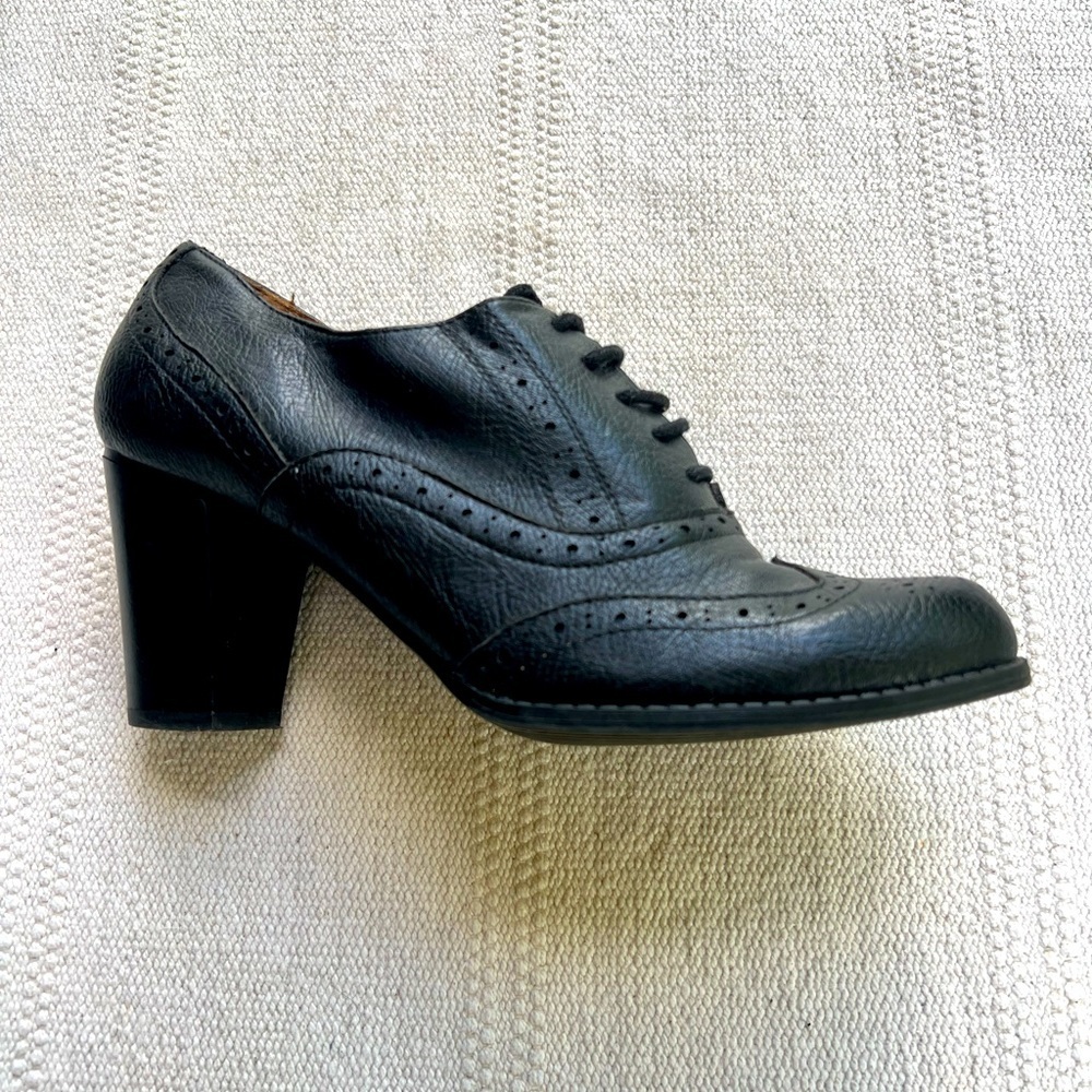 G.H. Bass Heeled Oxford Shoes Black 9.5